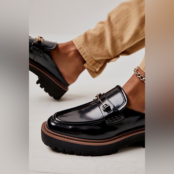 SOLD!! Sam Edelman Black Lennon Lug Sole Buckle Mule Loafer size 6 - Picture 2 of 14